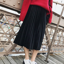 Load image into Gallery viewer, Long Metallic Silver Maxi Pleated Skirt
