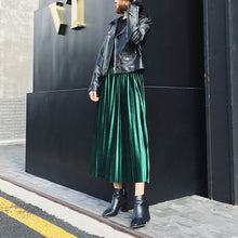 Load image into Gallery viewer, Long Metallic Silver Maxi Pleated Skirt
